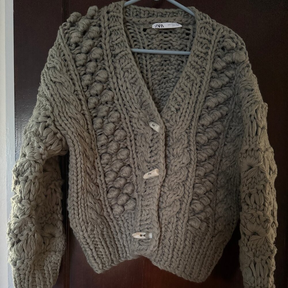 SUPER CHUNKY statement cardigan